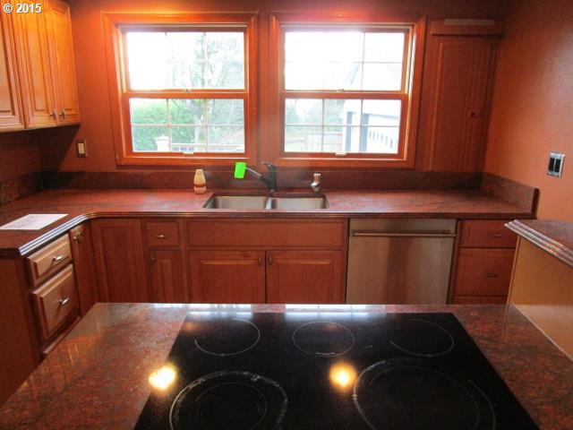 10021 Northwest Thompson Road Portland, OR 97229 - Photo 6 of 16 Gallery Image 6
