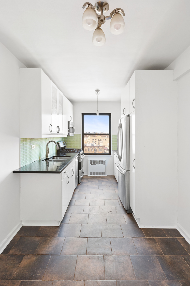 303 Beverley Road, Unit 7H Brooklyn, NY 11218 - Photo 5 of 12