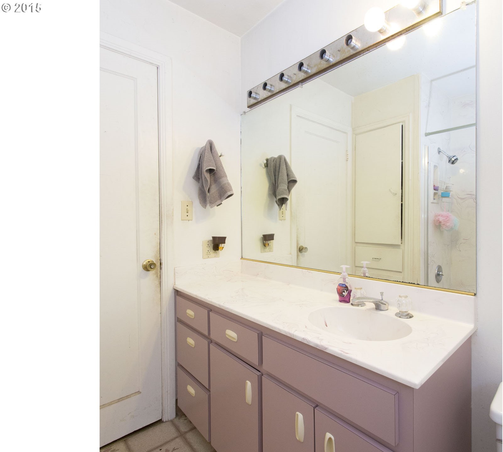 3521 Northeast Rosa Parks Way Portland, OR 97211 - Photo 5 of 16 Gallery Image 5