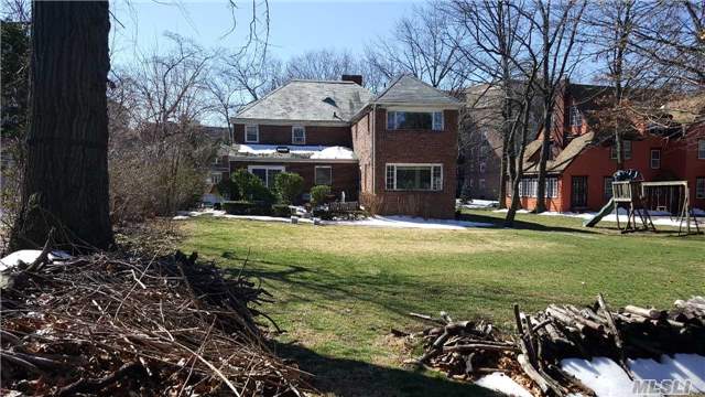 175-25 Devonshire Road Queens, NY 11432 - Photo 3 of 20