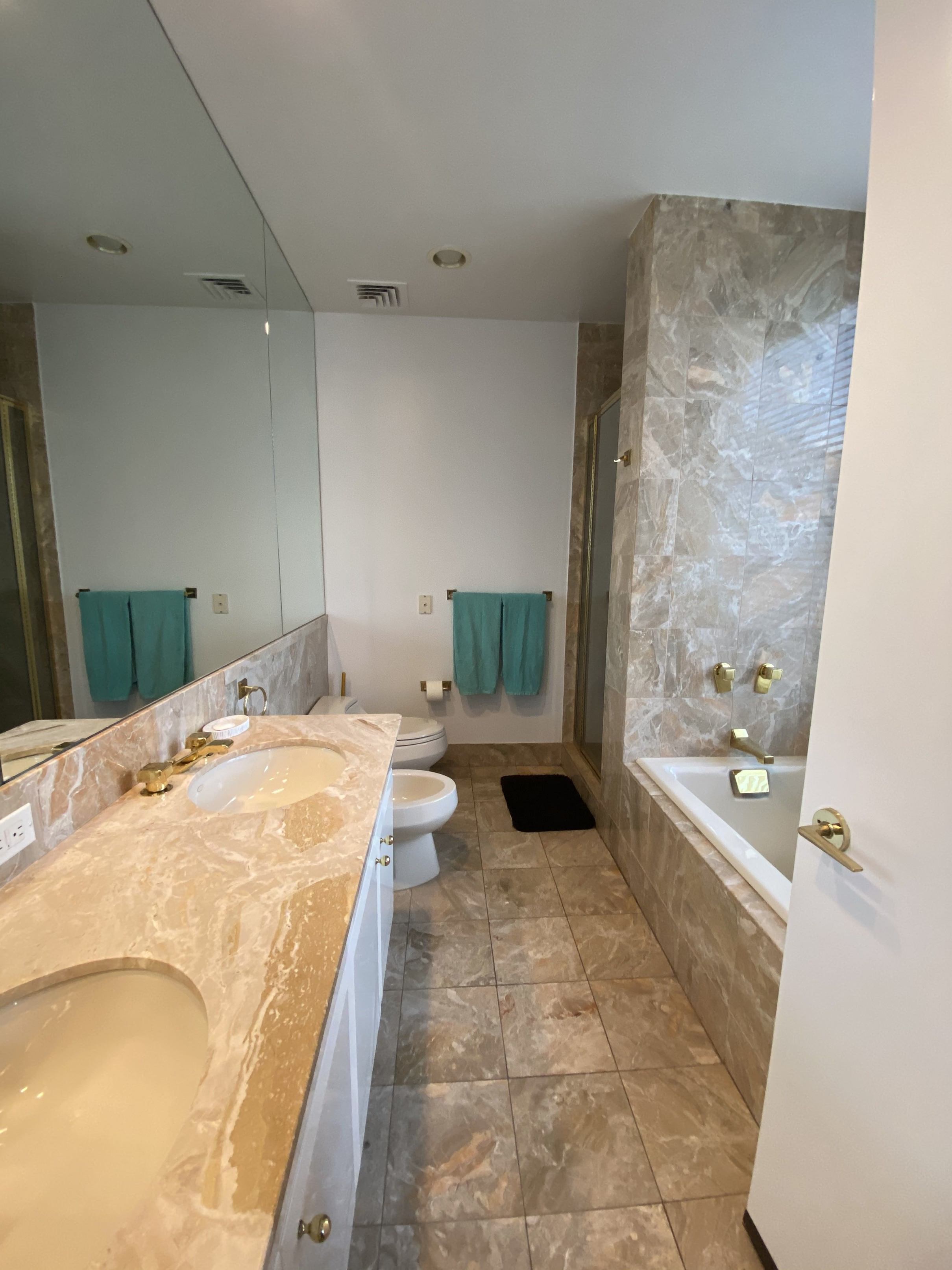 845 United Nations Plaza, Unit 37E Manhattan, NY 10017 - Photo 9 of 15