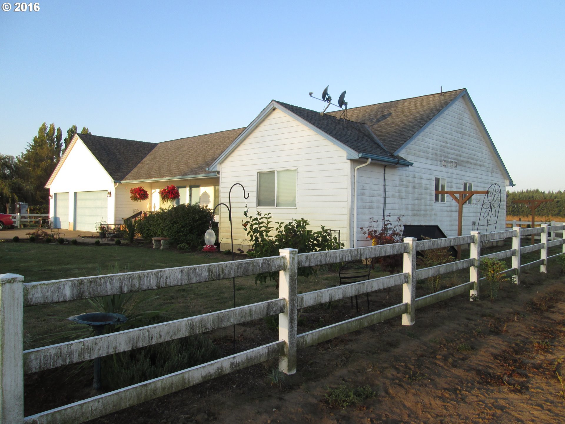 11827 Jones Road Northeast Woodburn, OR 97071 - Photo 3 of 30 Gallery Image 3