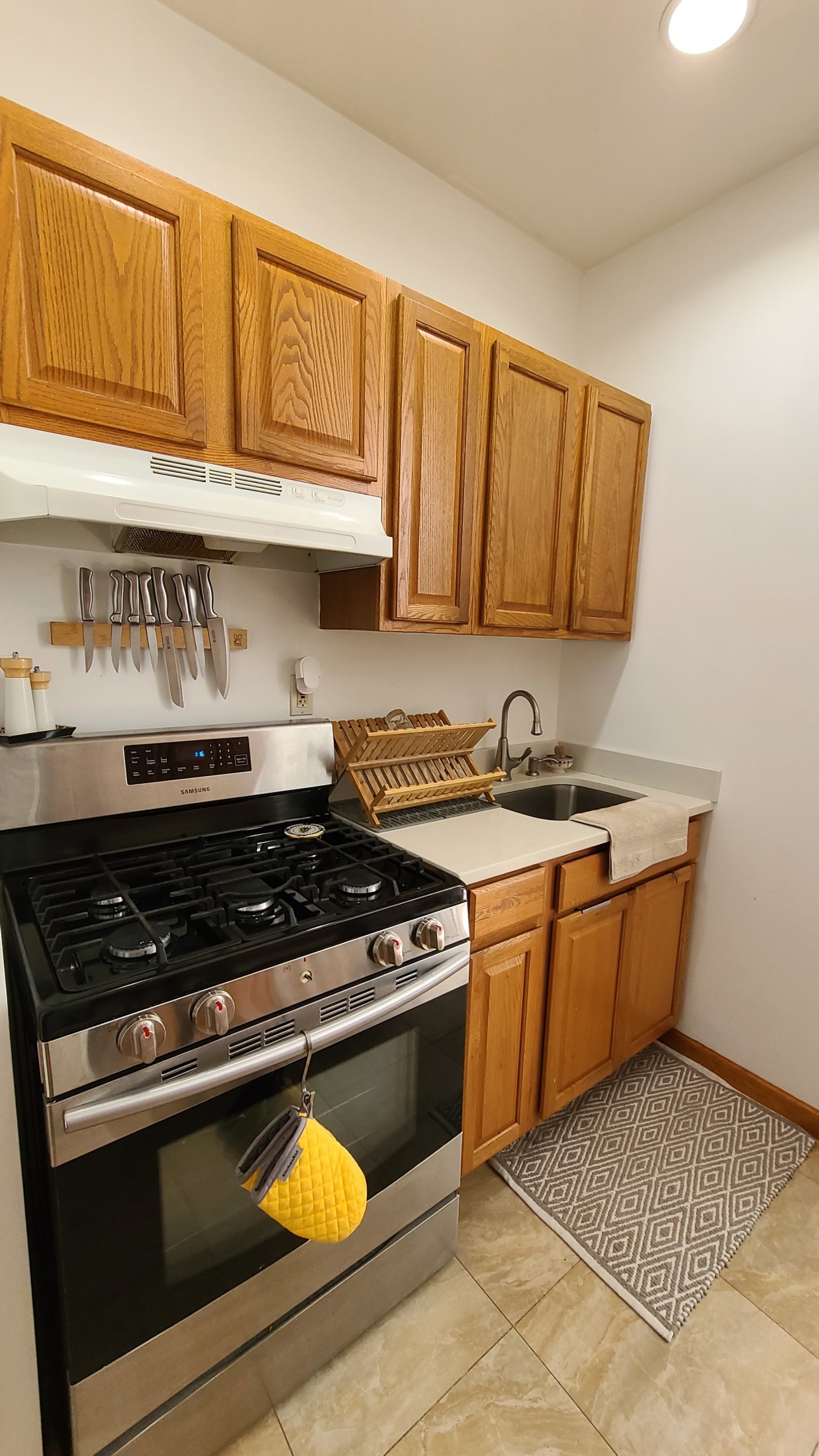 562 Fairview Avenue, Unit 1R Queens, NY 11385 - Photo 3 of 11