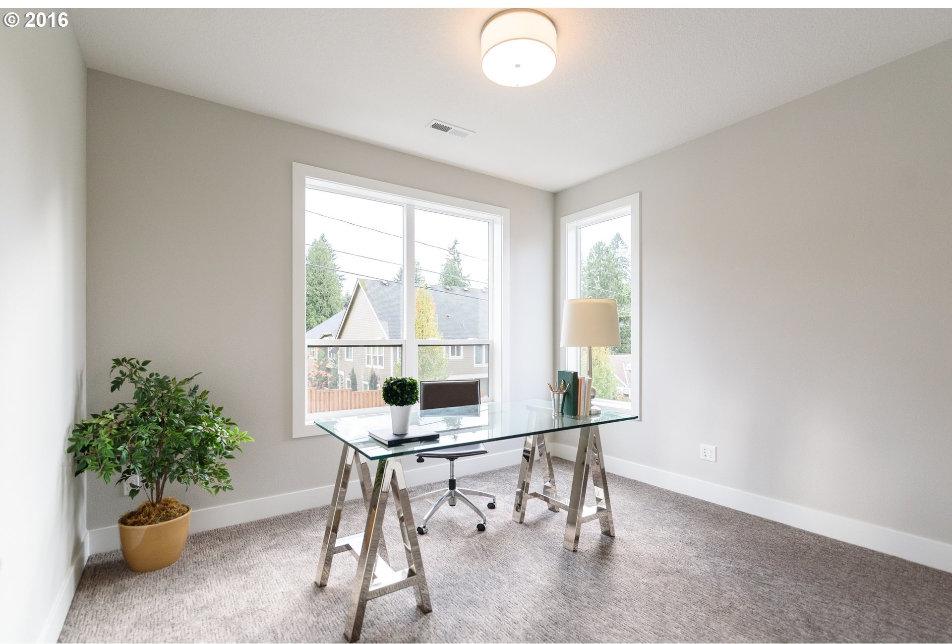 3535 Southwest Logan Street Portland, OR 97219 - Photo 12 of 20 Gallery Image 12