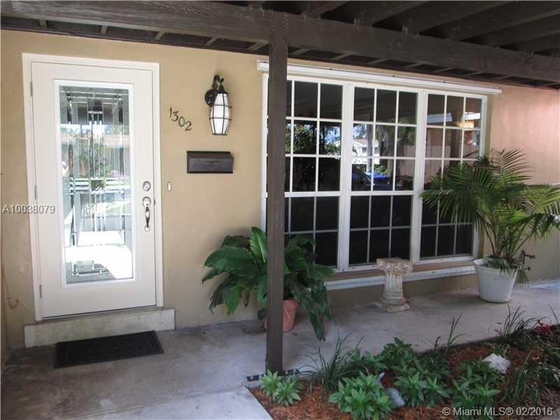 1302 North 30th Road Hollywood, FL 33021 - Photo 18 of 19 Gallery Image 18