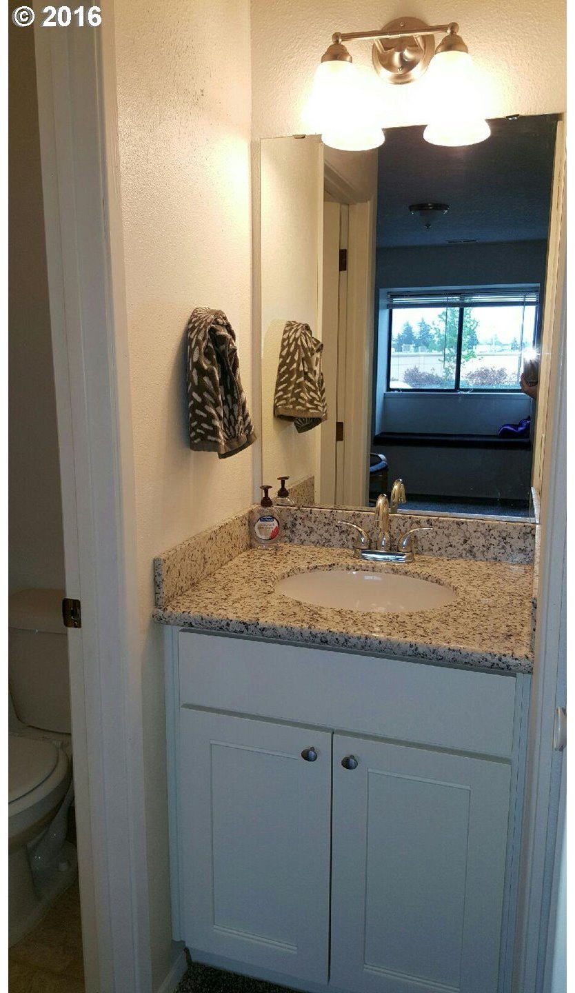 12510 Southeast Stark Street Portland, OR 97233 - Photo 18 of 20