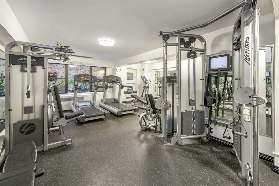 333 E 55th St, Manhattan, NY 10022 - Photo 4 of 8