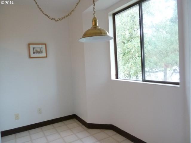 5133 Southwest Oleson Road Portland, OR 97225 - Photo 14 of 16 Gallery Image 14