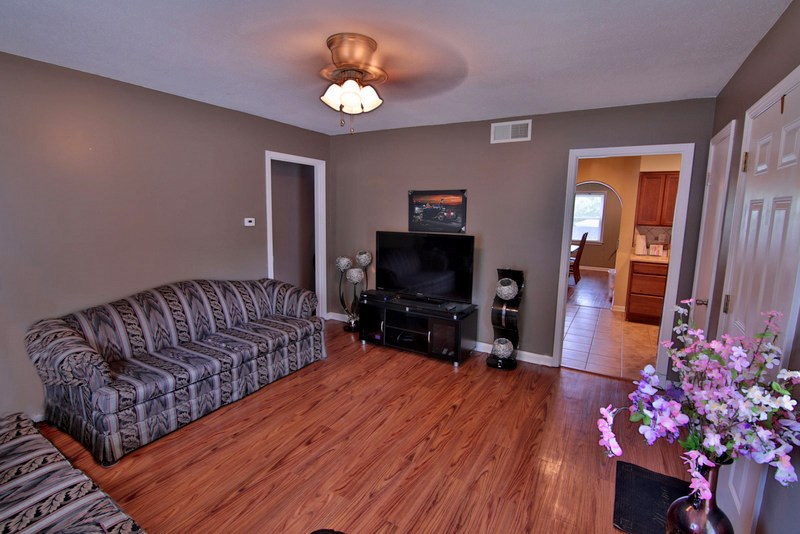 6348 Bardstown Road Bartlett, TN 38134 - Photo 5 of 25 Gallery Image 5