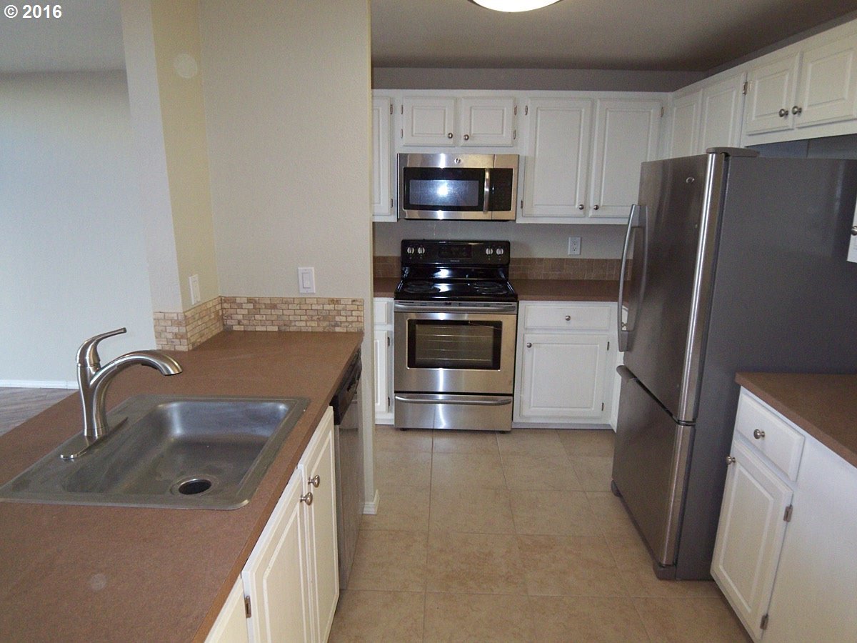 17548 Northwest Springville Road Portland, OR 97229 - Photo 4 of 16 Gallery Image 4