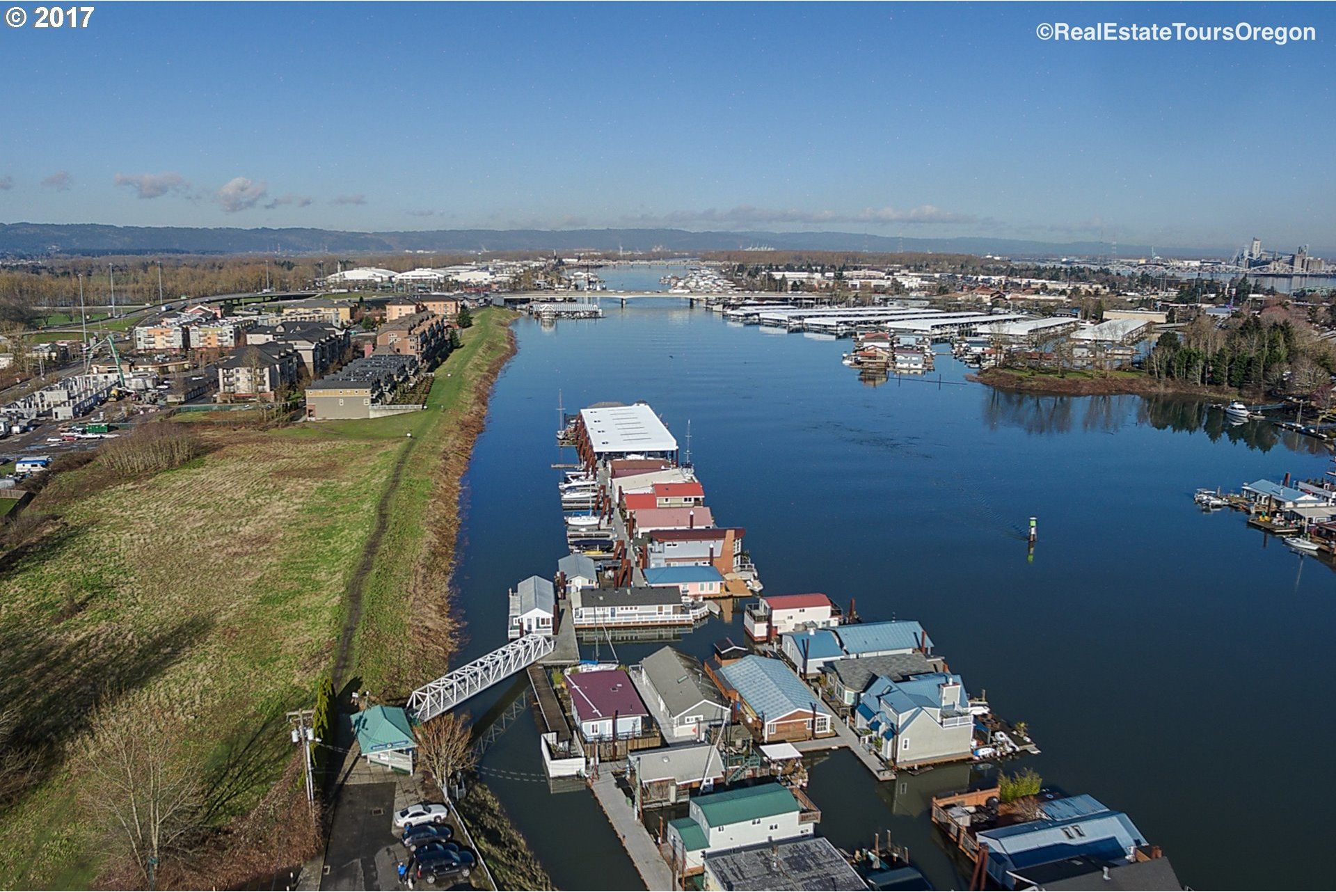 328 North Bridgeton Road, Unit W END Portland, OR 97217 - Photo 11 of 30 Gallery Image 11