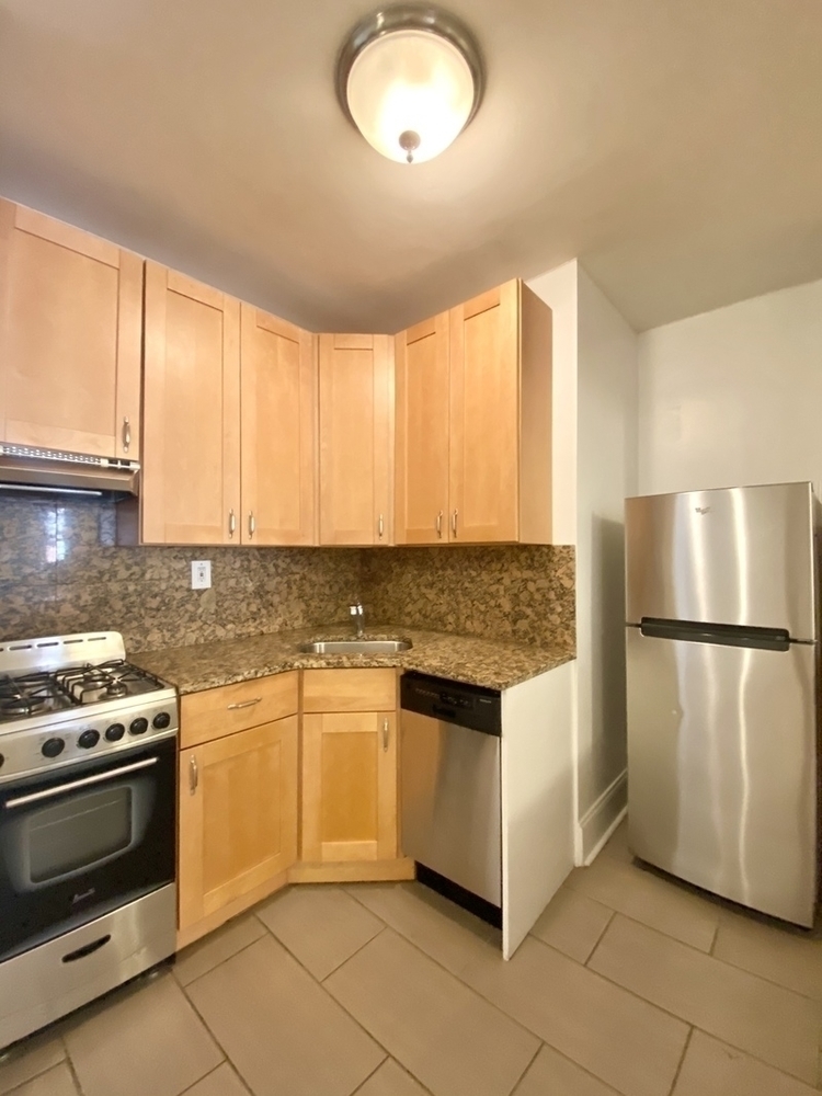 163 West 17th Street, Unit 2B Manhattan, NY 10011 - Photo 2 of 10