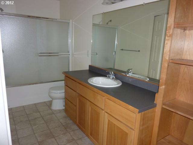 815 Old County Road, Unit 8 Brookings, OR 97415 - Photo 11 of 16 Gallery Image 11