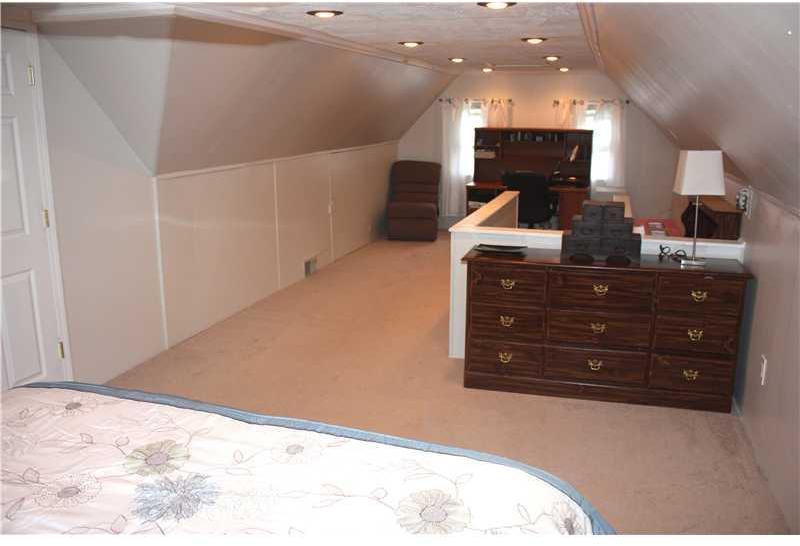 413 Jacks Run Road Pittsburgh, PA 15202 - Photo 8 of 9 Gallery Image 8