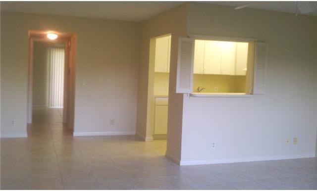 426 Fanshaw K, Unit 426 Boca Raton, FL 33434 - Photo 3 of 12