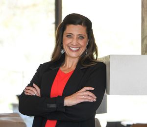 April Stahl, Agent in  - Compass