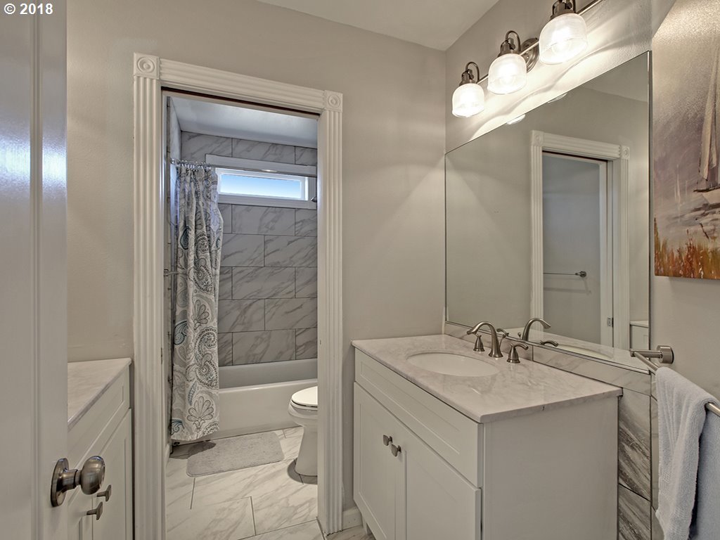 11888 Southwest Aspen Ridge Drive Tigard, OR 97224 - Photo 12 of 20