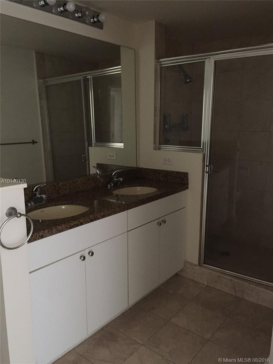 17150 North Bay Road, Unit 2511 Sunny Isles Beach, FL 33160 - Photo 4 of 19