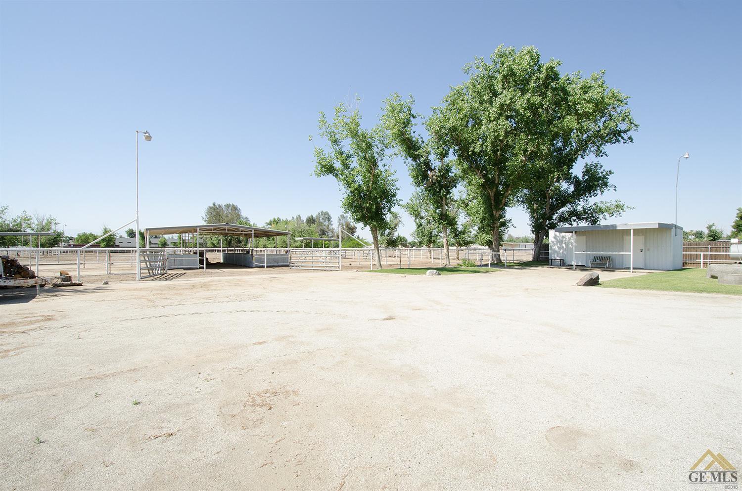 6905 Lindsay Road Bakersfield, CA 93313 - Photo 31 of 36 Gallery Image 31