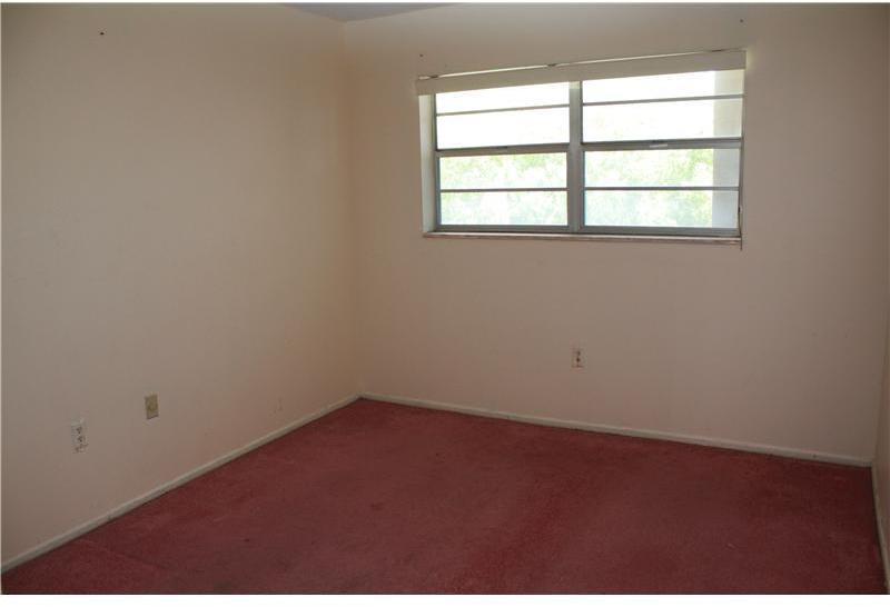 Ojus Miami, FL 33179 - Photo 5 of 10