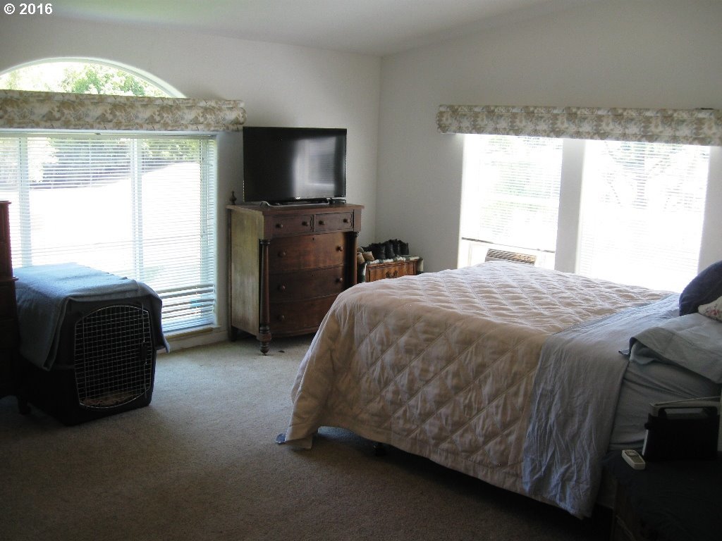 15082 Tyee Road Umpqua, OR 97486 - Photo 12 of 25 Gallery Image 12
