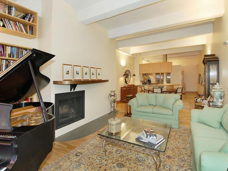 165 Perry Street, Unit 5B Manhattan, NY 10014 - Photo 2 of 6