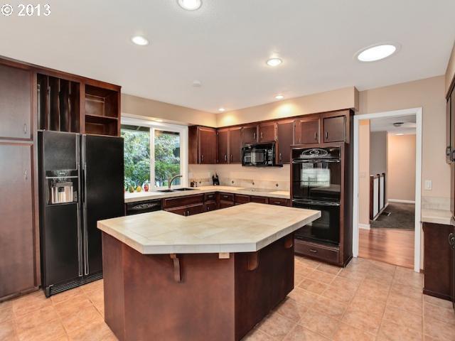 6700 Southwest Raleighview Court Portland, OR 97225 - Photo 9 of 16 Gallery Image 9