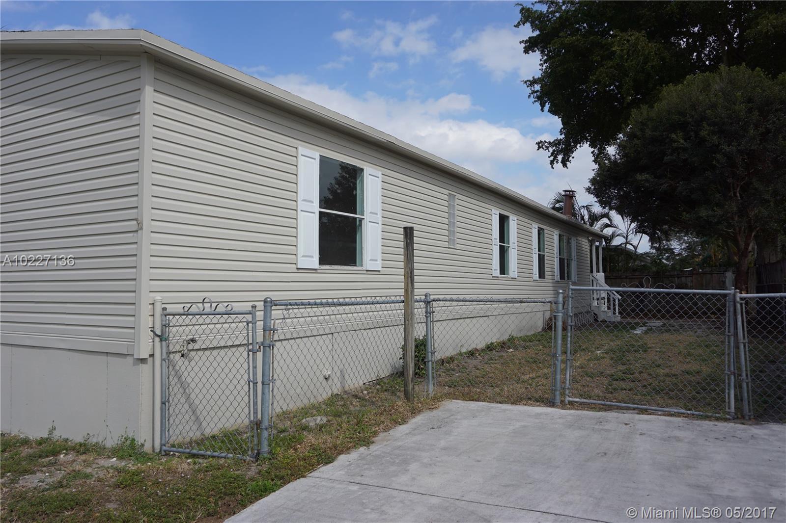 22850 Cascade Road Boca Raton, FL 33428 - Photo 2 of 16