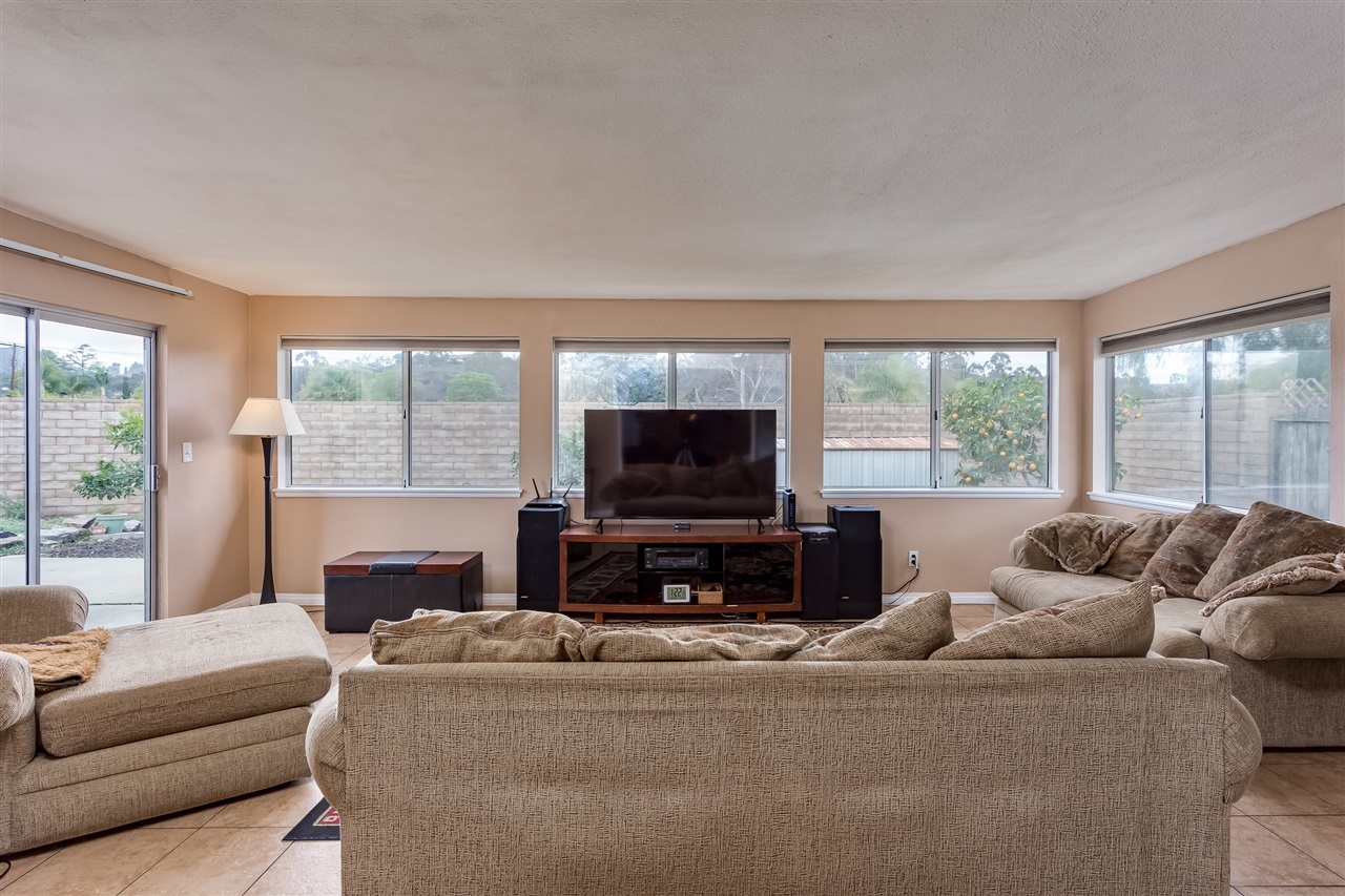 14063 Halper Road Poway, CA 92064 - Photo 10 of 22