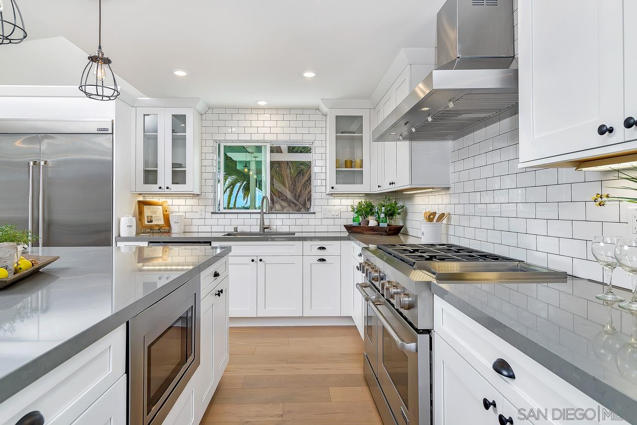 1375 Hygeia Avenue Encinitas, CA 92024 - Photo 5 of 25