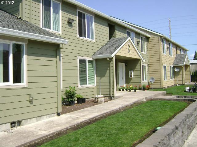 1100 North Davis Street Cornelius, OR 97113 - Photo 2 of 11