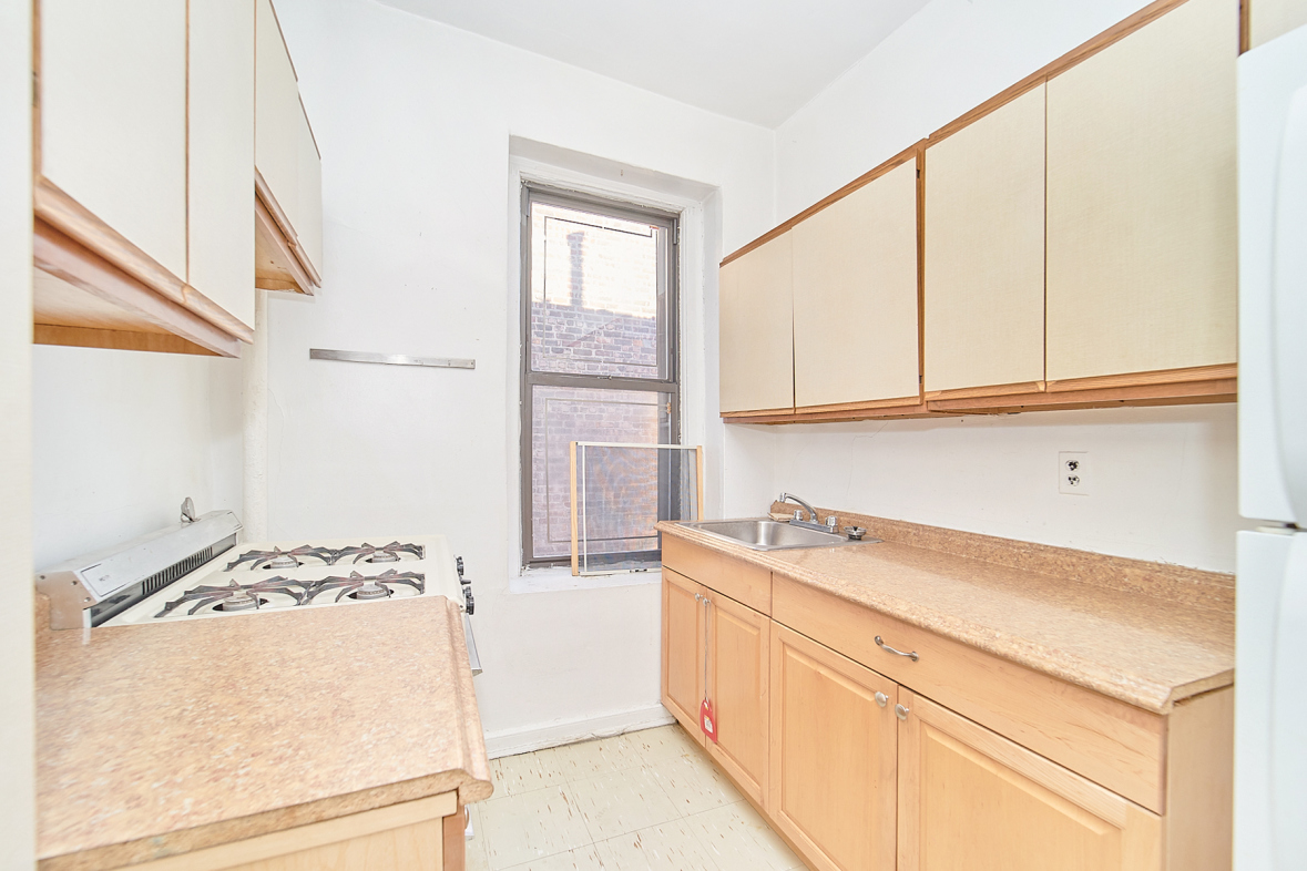 225 Bennett Avenue, Unit 6P Manhattan, NY 10040 - Photo 2 of 7