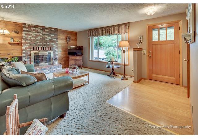 2235 Southeast Barnes Road Gresham, OR 97080 - Photo 2 of 16 Gallery Image 2