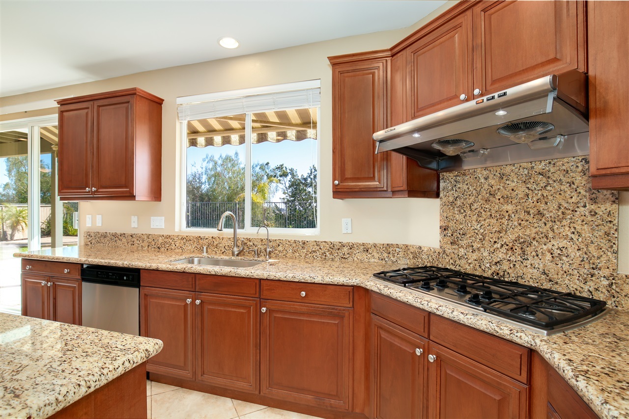 911 Red Granite Road Chula Vista, CA 91913 - Photo 7 of 24