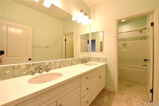 27 Statuary Irvine, CA 92620 - Photo 15 of 20