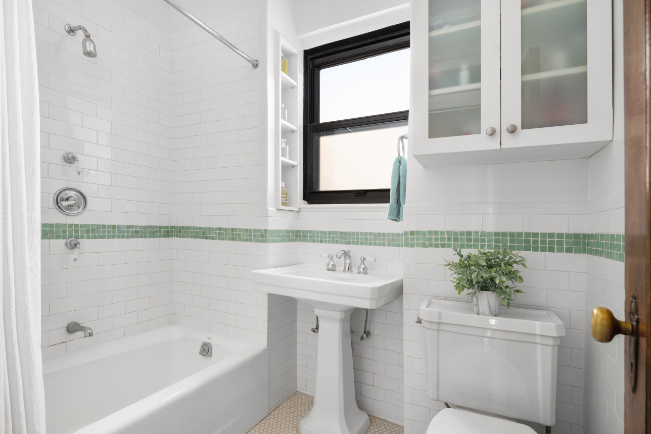 35 West 82nd Street, Unit 8A Manhattan, NY 10024 - Photo 6 of 15