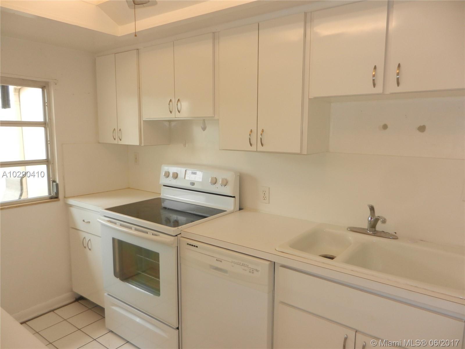 7657 Southwest 102nd Place Miami, FL 33173 - Photo 7 of 22