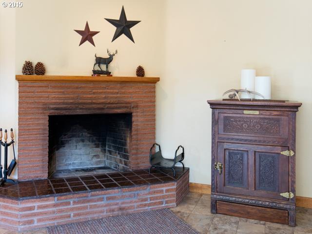 32950 Southwest Bridges Road Hillsboro, OR 97123 - Photo 6 of 16 Gallery Image 6