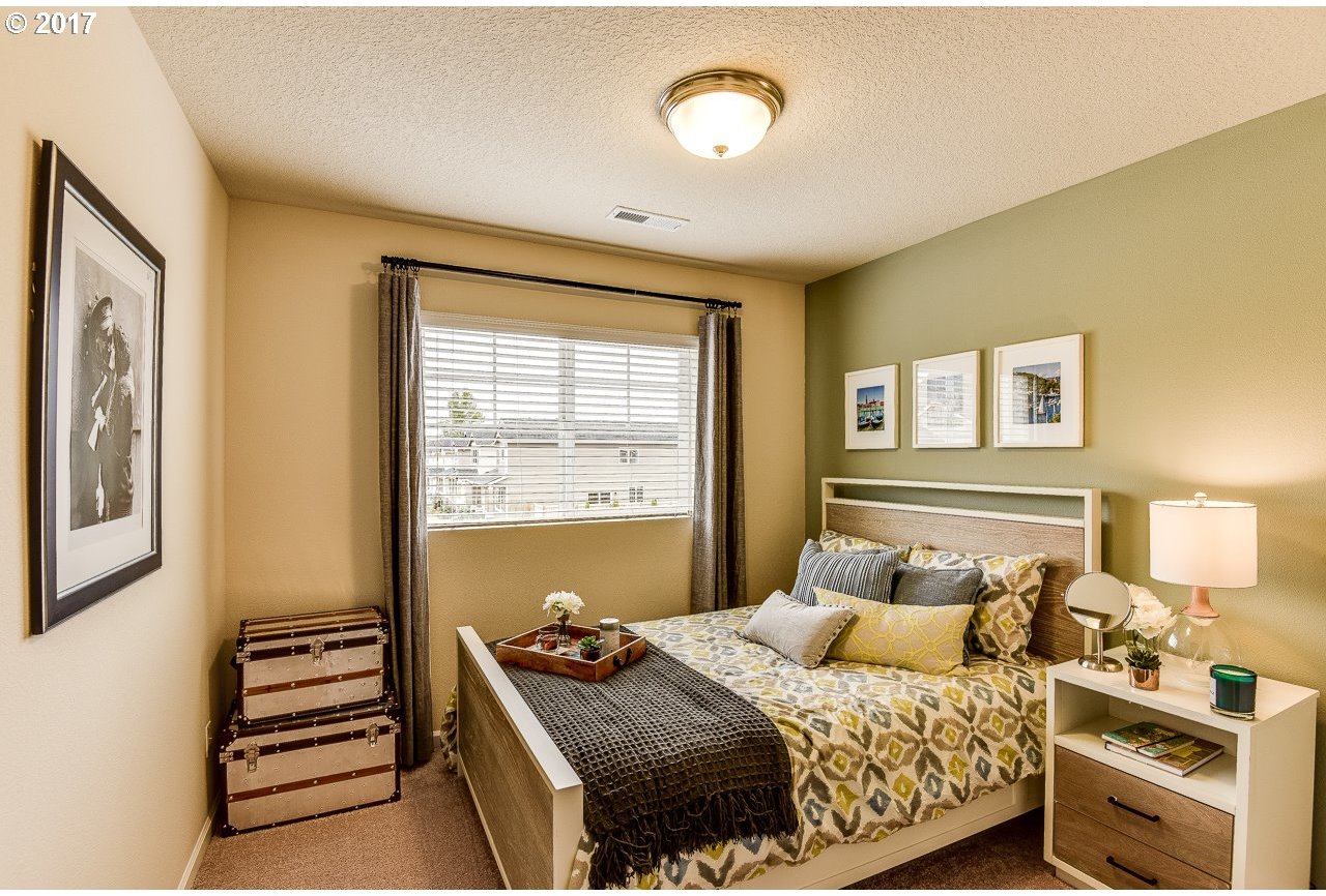 8573 Southwest Schmidt Loop Tigard, OR 97224 - Photo 10 of 29 Gallery Image 10