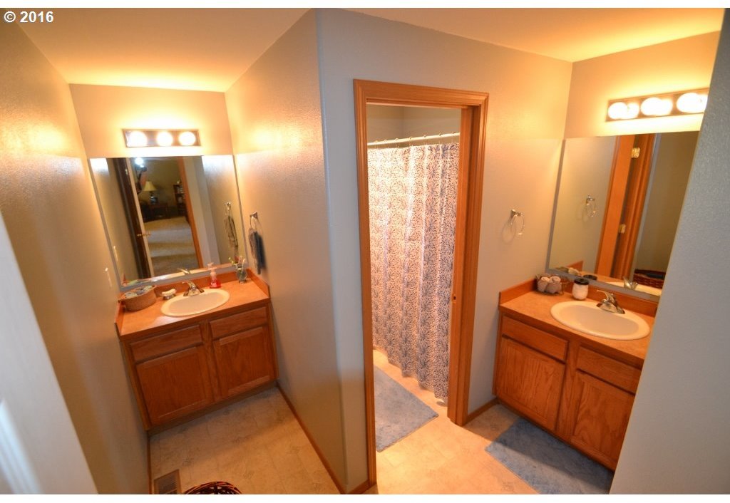 251 Arcadia Road Kelso, WA 98626 - Photo 7 of 25 Gallery Image 7