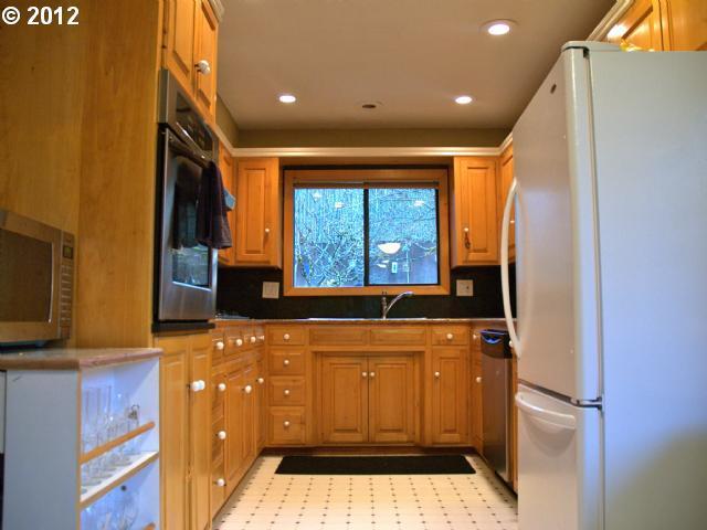 6515 Southwest Taylors Ferry Road Portland, OR 97223 - Photo 2 of 13 Gallery Image 2