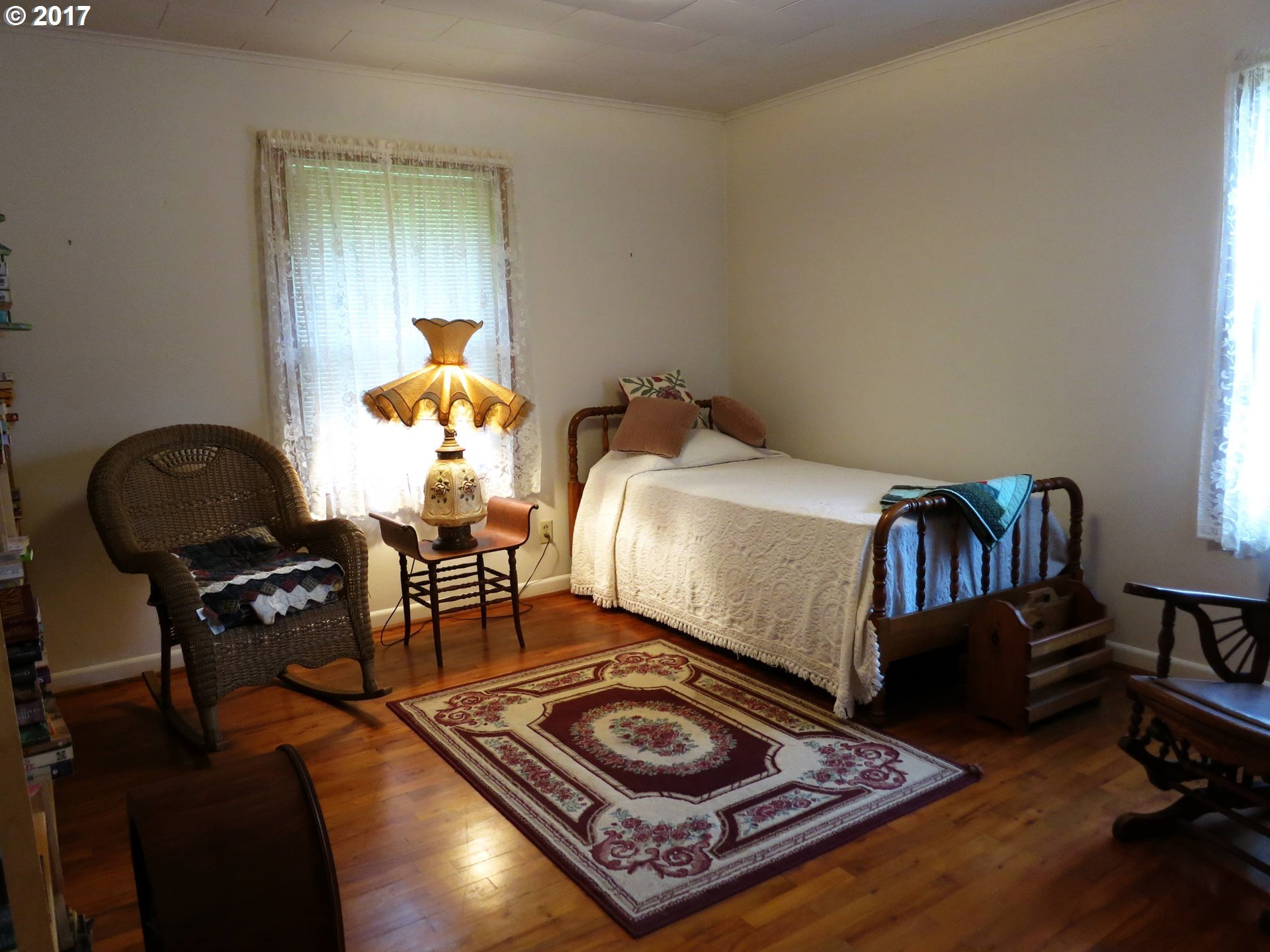 893 Skelly Road Yoncalla, OR 97499 - Photo 10 of 28 Gallery Image 10