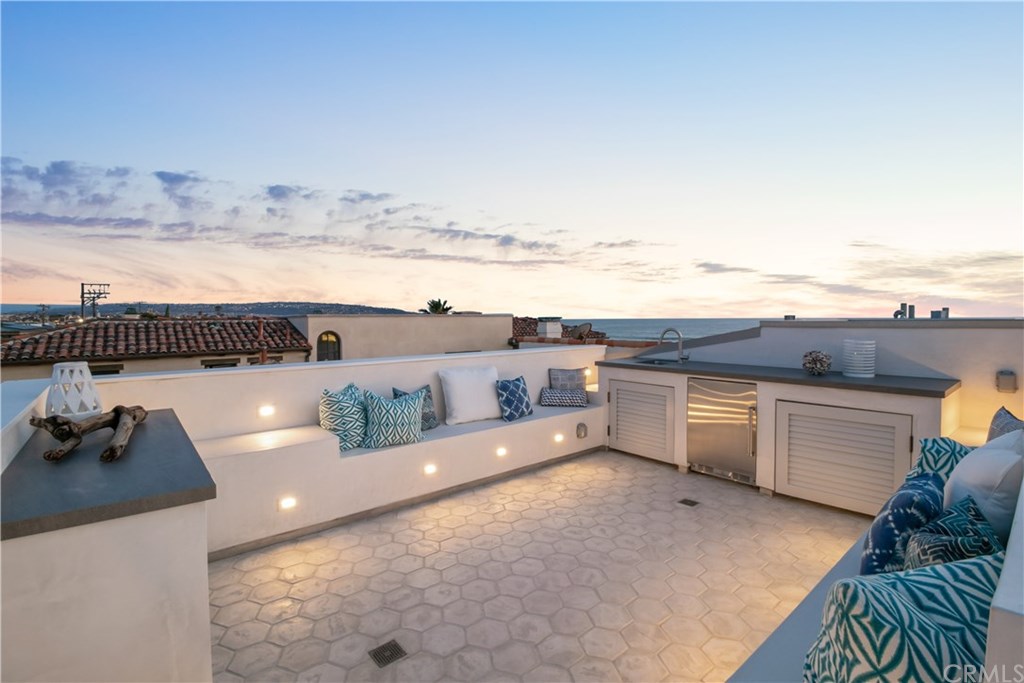 2120 The Strand Hermosa Beach, CA 90254 - Photo 25 of 51