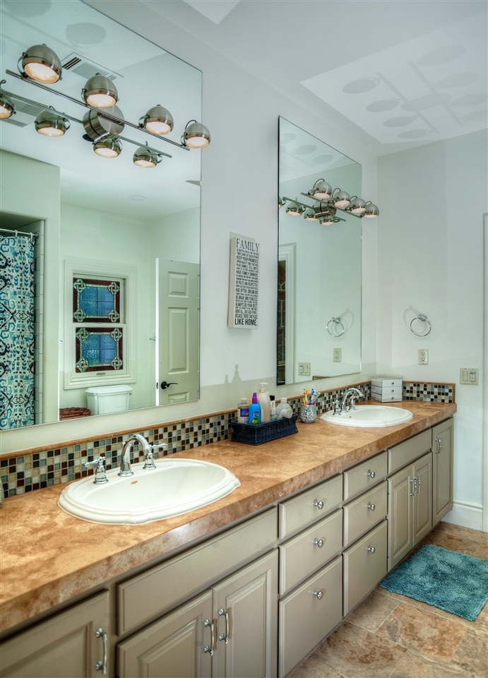 642 Rolling Hills Road Vista, CA 92081 - Photo 16 of 25 Gallery Image 16