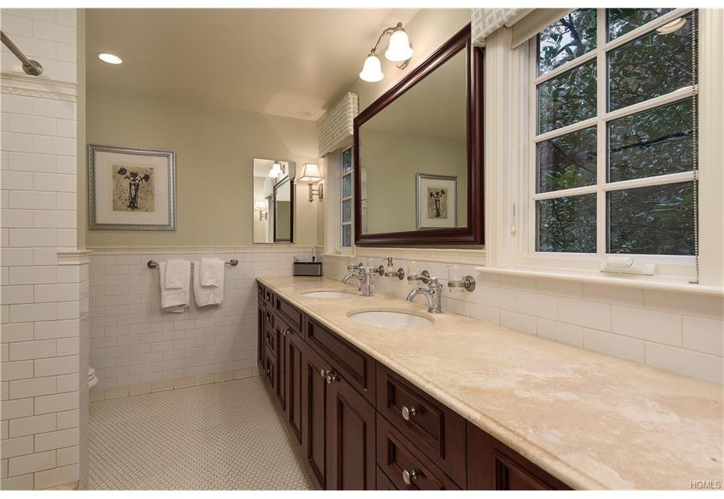 21 Sunset Avenue Bronxville, NY 10708 - Photo 11 of 21