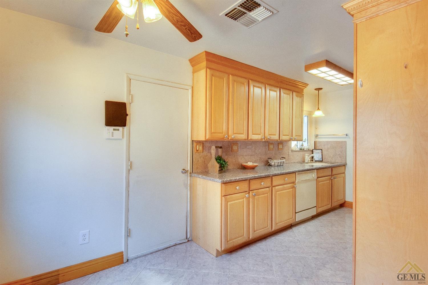 3112 Sterling Road Bakersfield, CA 93306 - Photo 11 of 17 Gallery Image 11