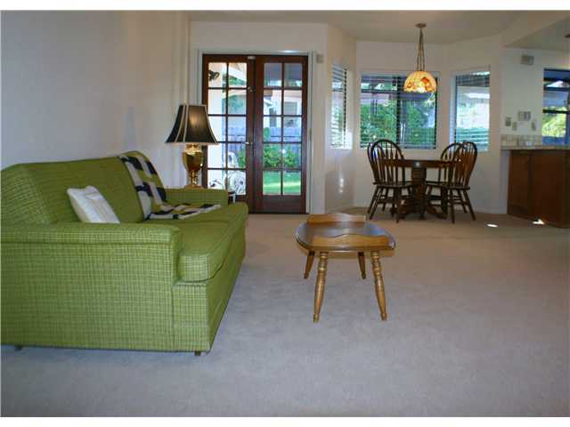 1536 Village View Road Encinitas, CA 92024 - Photo 5 of 22 Large Family Room Opens to Eat-in Kitchen.