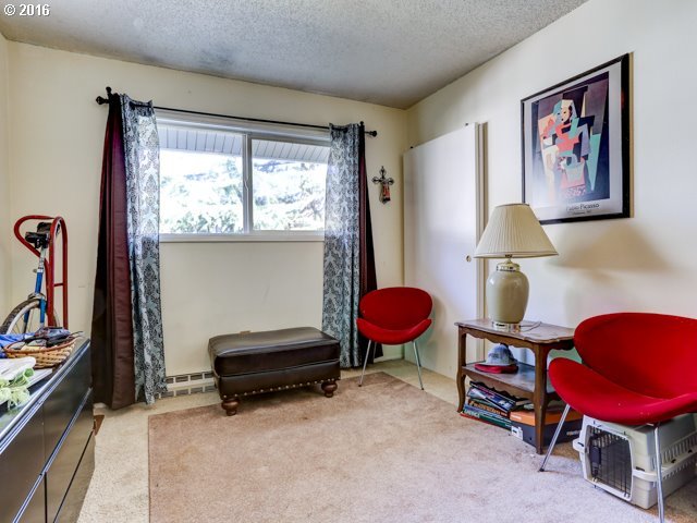 6815 Southwest Capitol Hill Road, Unit 18 Portland, OR 97219 - Photo 8 of 11 Gallery Image 8
