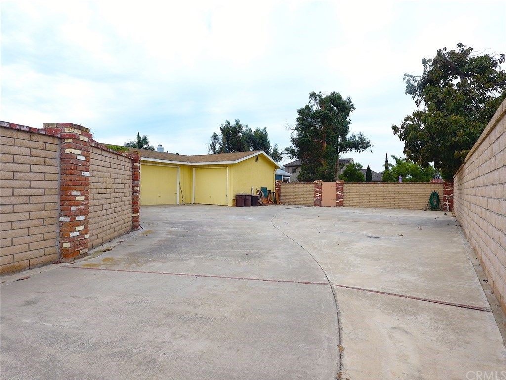 2183 Tustin Avenue Costa Mesa, CA 92627 - Photo 9 of 16