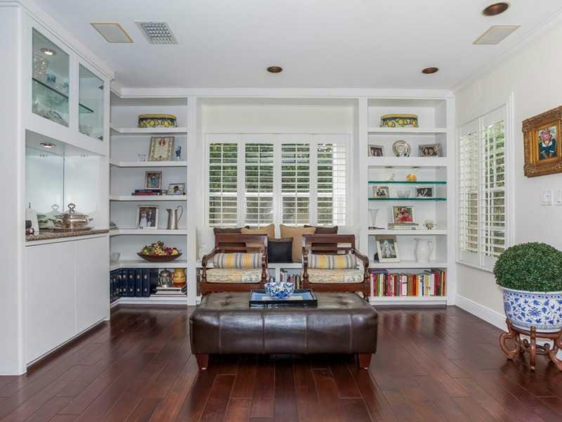5774 Southwest 76th Terrace South Miami, FL 33143 - Photo 5 of 35